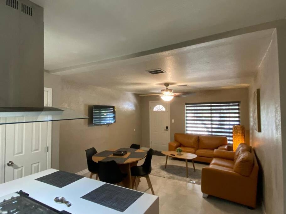 Close To All, Restfull, Cozy Duplex B In Downtown, Utep, Hospitals El Paso