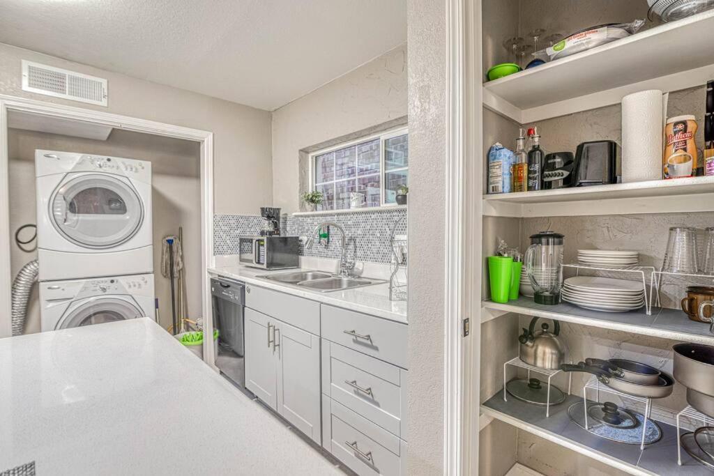 Close To All, Restfull, Cozy Duplex B In Downtown, Utep, Hospitals