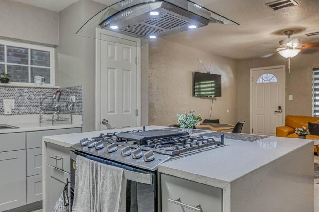 Apartment Close To All, Restfull, Cozy Duplex B In Downtown, Utep, Hospitals
