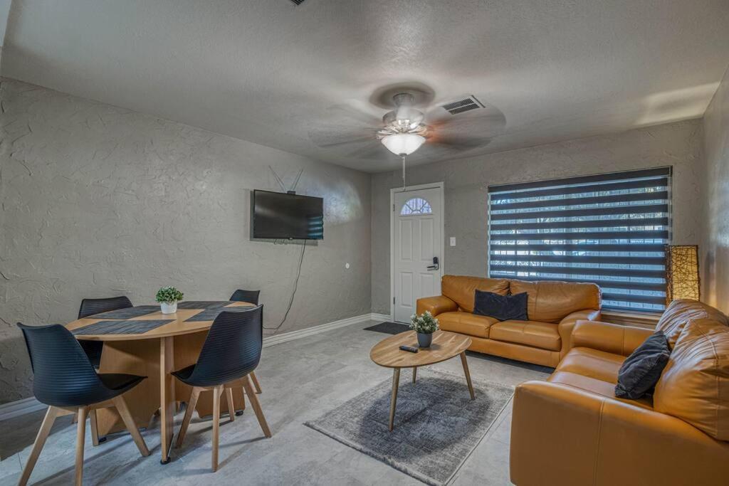 Close To All, Restfull, Cozy Duplex B In Downtown, Utep, Hospitals Apartment El Paso