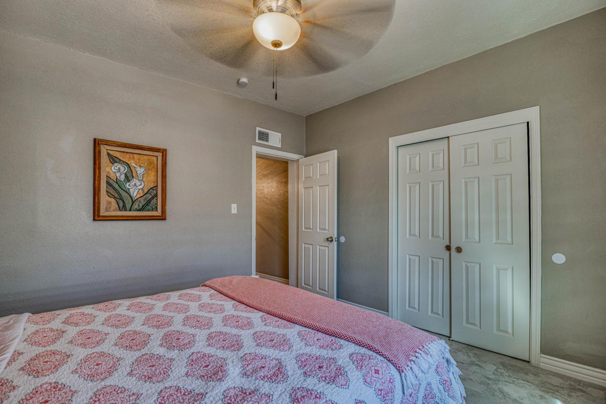 Close To All, Restfull, Cozy Duplex B In Downtown, Utep, Hospitals Apartment *