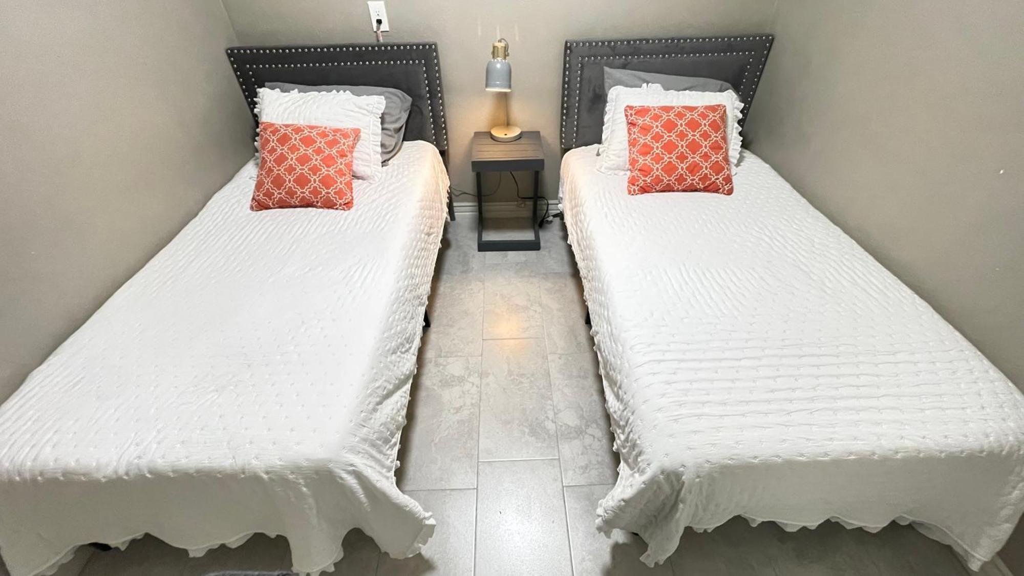 Close To All, Restfull, Cozy Duplex B In Downtown, Utep, Hospitals Apartment